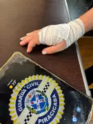 Lutador de jiu-jítsu espanca companheira com bebê no colo em Piracicaba