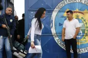 Mãe de Henry Borel se entrega à polícia após ordem de prisão do STF
