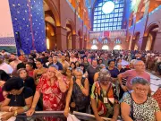 Milhares de fiéis lotam Santuário de Aparecida em celebração da Páscoa católica