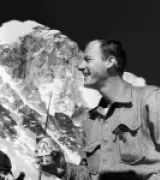 Morre aos 97 anos Jim Whittaker, primeiro americano a escalar o Monte Everest