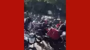 Motoboys protestam contra nova lei de entregadores por aplicativo em Cuiabá