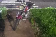 Motociclista de 34 anos morre após bater em meio-fio na Avenida Duque de Caxias em Campo Grande