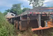 Motorista de 55 anos morre em colisão entre caminhões na TO-455 em Porto Nacional