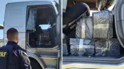 Motorista de caminhão-cegonha é flagrado com carga ilegal de 600 celulares no Paraná
