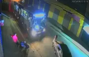 Motorista de ônibus é agredido após confusão em rua de baile em Mogi das Cruzes