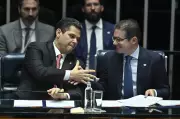 Motta e Alcolumbre apoiam redução temporária de impostos sobre combustíveis