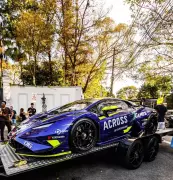 Nações Mall exibe Lamborghini Huracán Super Trofeo Evo em ação gratuita