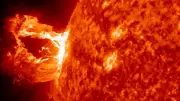 NASA monitora tempestades solares para proteger astronautas da Artemis II em missão lunar