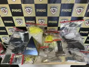 Operação da PM apreende armas e drogas em Itanhomi; três suspeitos são presos