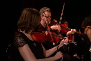 Orquestra 415 resgata sons coloniais com cordas de tripa em BH