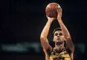 Oscar Schmidt: O Visionário que Antecipou a Revolução dos Três Pontos no Basquete