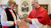 Papa Leão XIV e arcebispa Sarah Mullally se encontram em Roma em gesto ecumênico