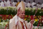 Papa Leão XIV pede diálogo entre EUA e Irã e critica pena de morte em viagem à África