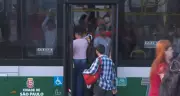 Passageiros de ônibus em SP levam 1h24min em deslocamentos, aponta SPTrans