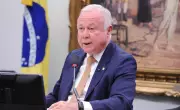 Relator na CCJ apoia fim da escala 6x1, mas votação é adiada por pedido de vista da oposição