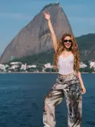 Shakira publica fotos com Pão de Açúcar e celebra show no Rio