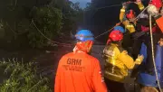 Trilheiros e cão são resgatados após rio subir durante temporal em Santa Catarina