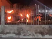 Viaturas da PM são incendiadas em quartel no interior do Acre