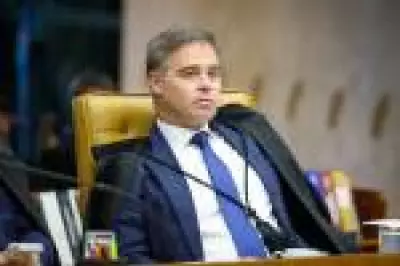 André Mendonça usa caso de Ciro Nogueira para dar recado a figurões do poder