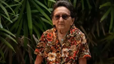 Aos 79, atriz de 'O Agente Secreto' retoma venda de tapetes a R$ 80