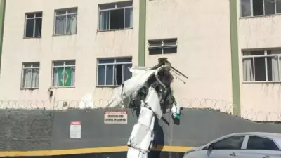 Avião de pequeno porte cai e atinge prédio residencial em Belo Horizonte