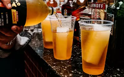 Bauru restringe horário de adegas e proíbe consumo no local