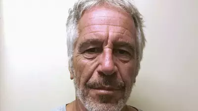 Carta de Jeffrey Epstein encontrada por ex-companheiro de cela permanece sob sigilo