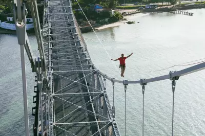 Catarinense Rafael Bridi tenta recorde mundial de highline na Ponte Hercílio Luz