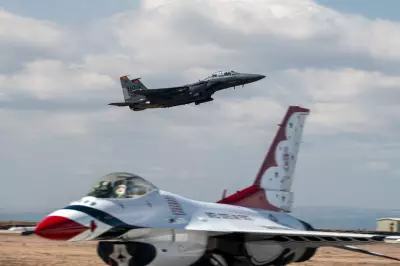 Confinamento em base aérea dos EUA após colisão de dois caças em festival