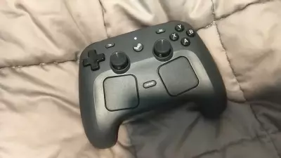 Controle da Valve esconde grito clássico do cinema ao cair no chão