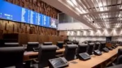 Couto governa Rio sem base na Alerj e muda relações de poder
