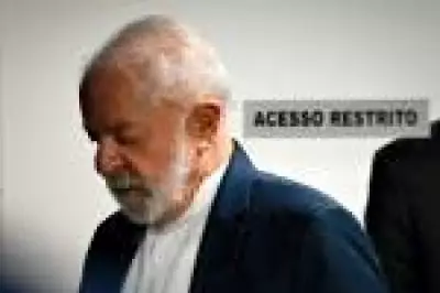 Crise econômica e falta de propostas marcam corrida eleitoral entre Lula e Flávio