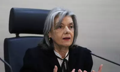 Cármen Lúcia vota contra flexibilização da Lei da Ficha Limpa no STF