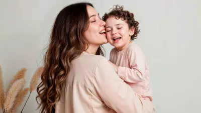Cuidados capilares para mães: praticidade e autocuidado no dia a dia corrido