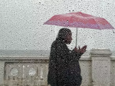 Dia das Mães terá chuva forte e vento na Baixada Santista