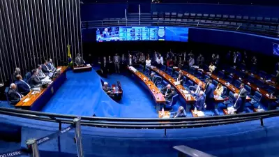 Dosimetria: Congresso derruba veto e reduz pena de Bolsonaro