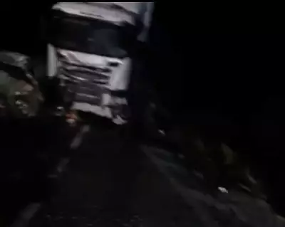 Duas pessoas morrem em acidente entre carro e caminhão em Barra do Piraí
