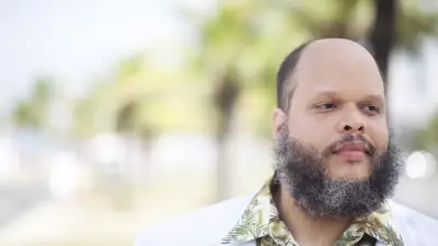 Ed Motta é acusado de confusão, xingamentos e ameaças em restaurante no Rio