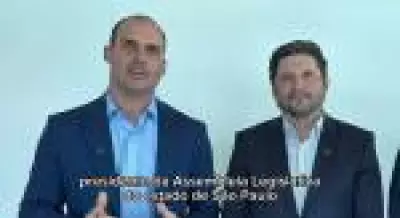 Estratégia da direita para recolocar Eduardo Bolsonaro no jogo político