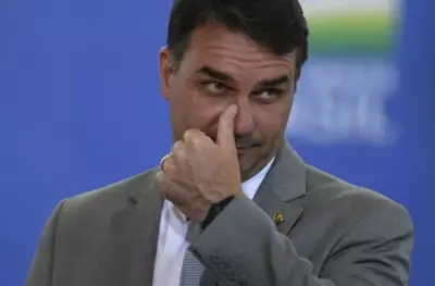 Flávio Bolsonaro enfrenta crise de confiança no PL após revelação de mensagens