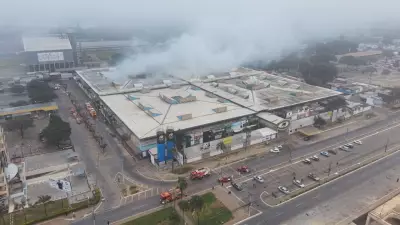 Grande incêndio destrói lojas na Feira dos Importados no DF; não há feridos