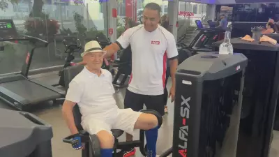 Idoso de 102 anos inspira ao manter rotina diária de academia em Bauru