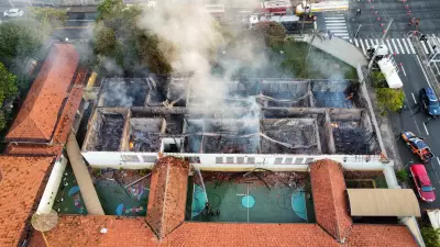 Incêndio destrói prédio histórico da Escola Prada em Limeira