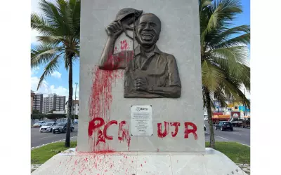 Jovens vandalizam monumento a João Alves na Barra dos Coqueiros
