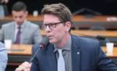 Mario Frias nega desvio de emendas para filme de Bolsonaro em resposta ao STF