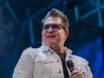 Marrone em casa de swing: cantor confirma ida a ambiente liberal