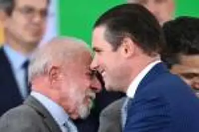 Motta acelera plano para priorizar PEC do fim da escala 6x1 a pedido de Lula