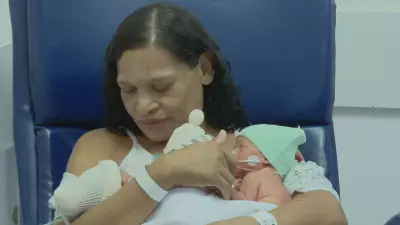 Mulher de 40 anos dá à luz trigêmeos naturalmente no DF após 22 anos