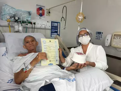 Paciente com câncer se casa em leito de hospital em Manaus