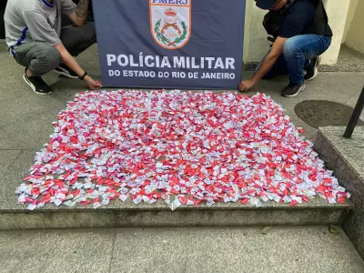 PM apreende 2,5 mil pinos de cocaína em área de mata em Resende